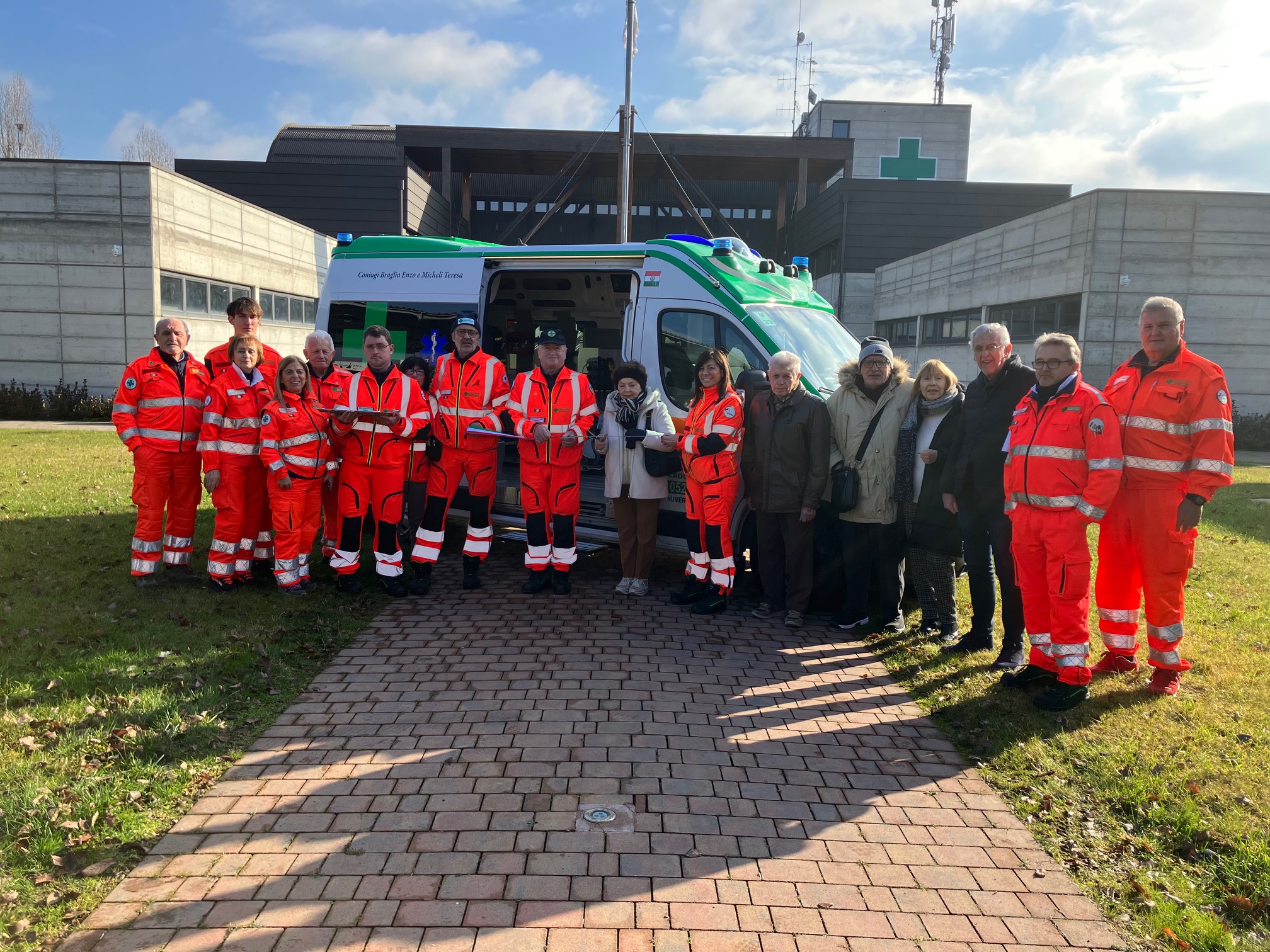 Donazione nuova ambulanza (1)